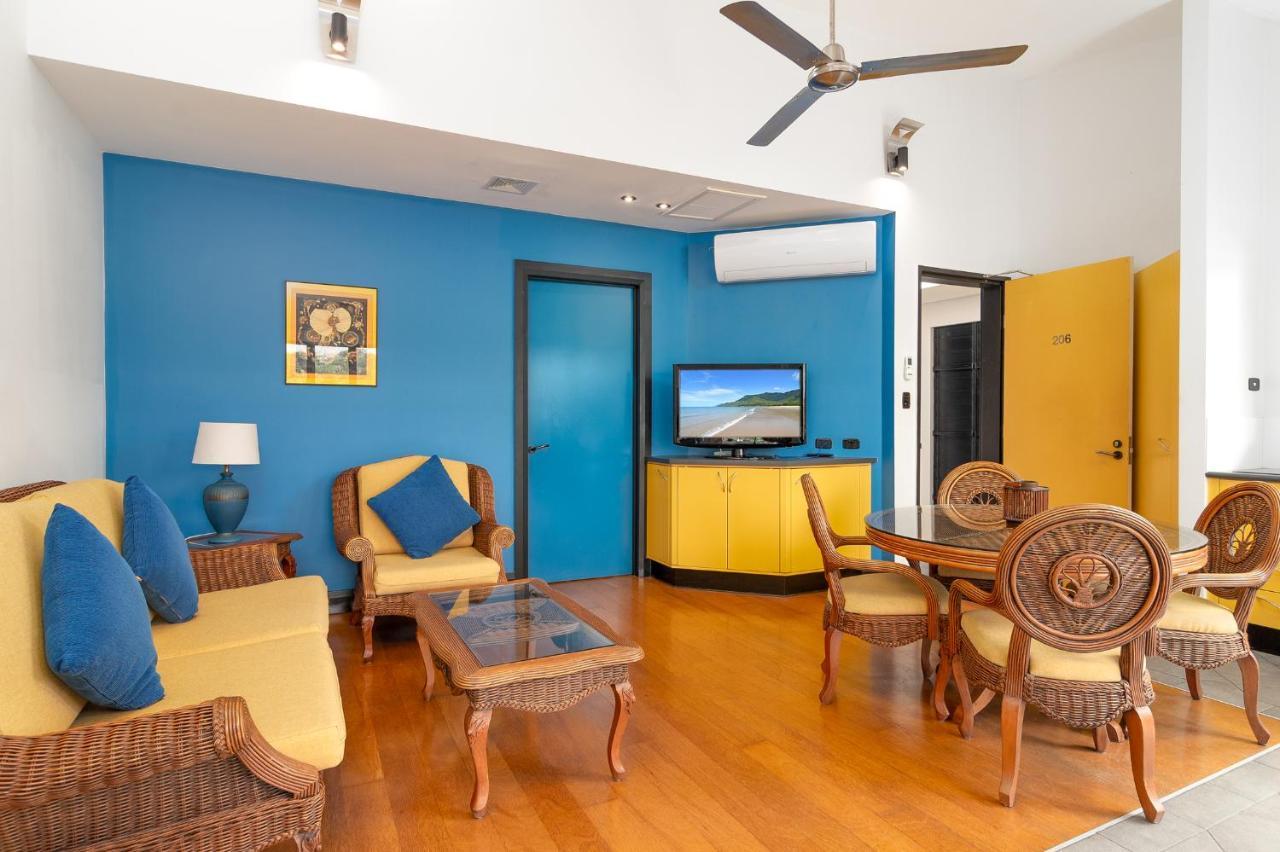 Dreamcatcher Beach-Side Apartments Port Douglas Exterior photo