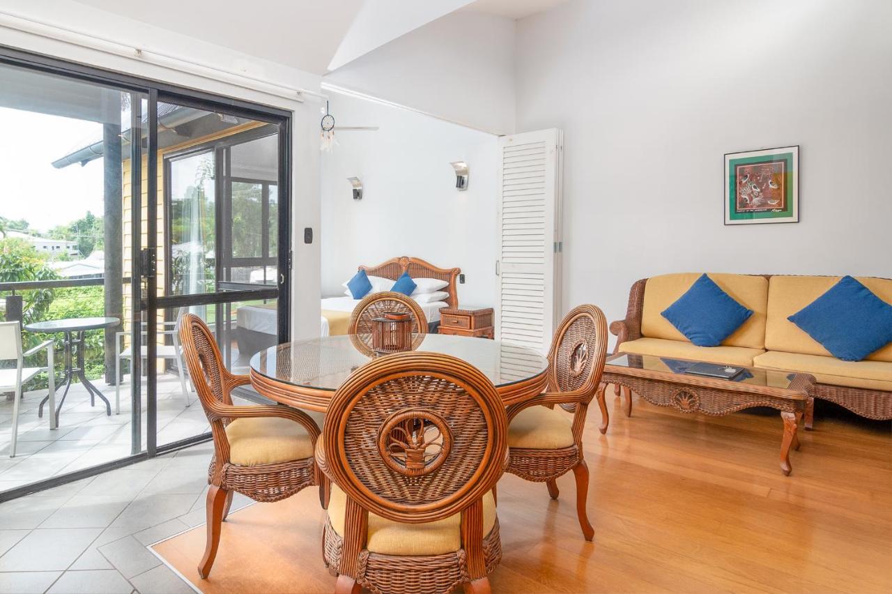 Dreamcatcher Beach-Side Apartments Port Douglas Exterior photo