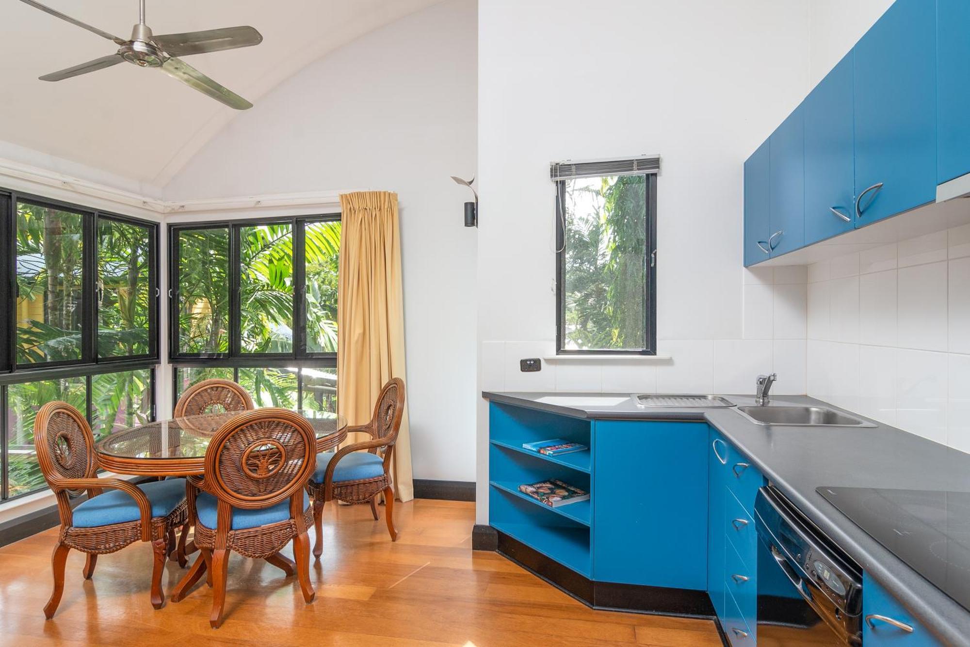 Dreamcatcher Beach-Side Apartments Port Douglas Exterior photo