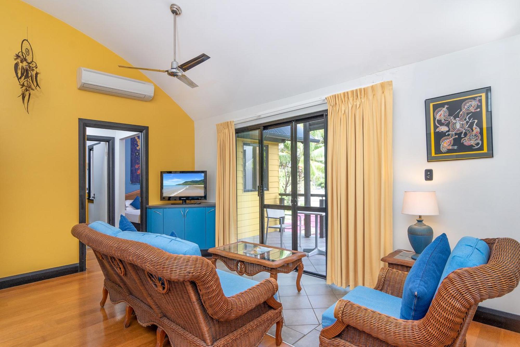 Dreamcatcher Beach-Side Apartments Port Douglas Exterior photo