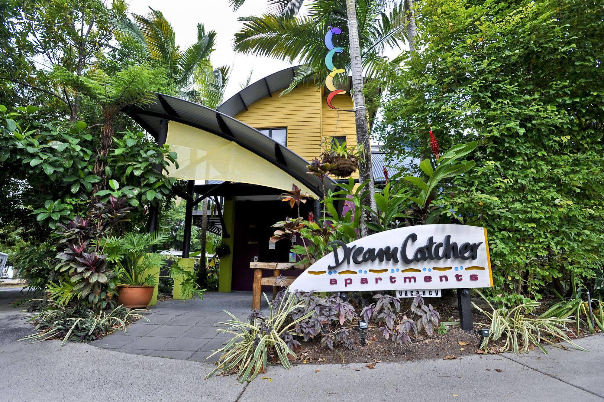 Dreamcatcher Beach-Side Apartments Port Douglas Exterior photo