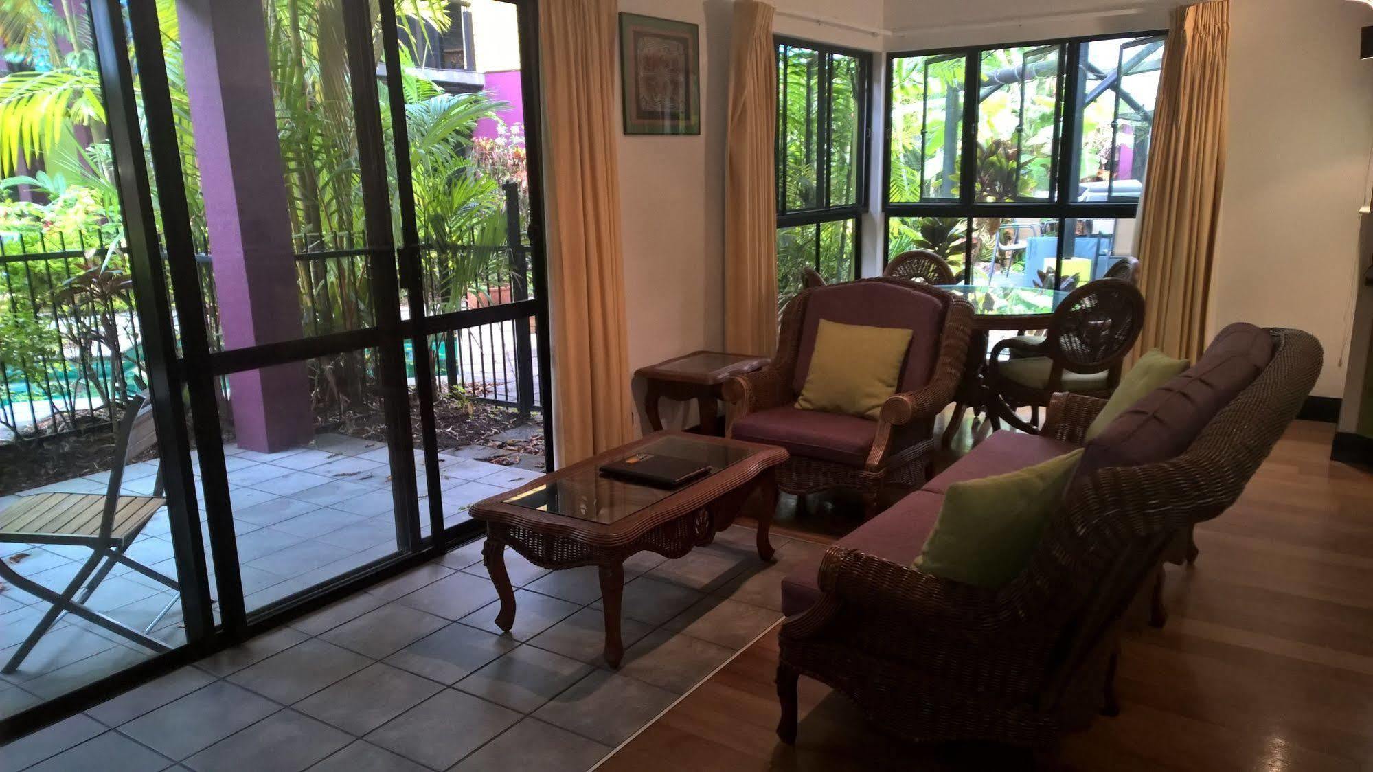 Dreamcatcher Beach-Side Apartments Port Douglas Exterior photo
